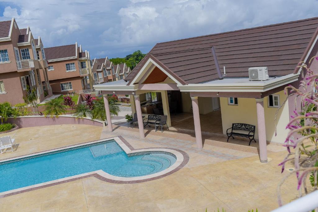 Tropical Luxury Dreams photo