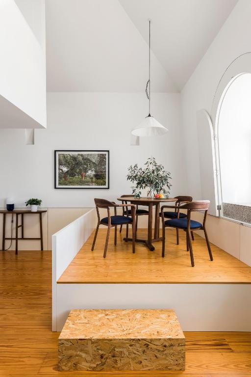 Facilities, Flattered to be in Porto in Porto