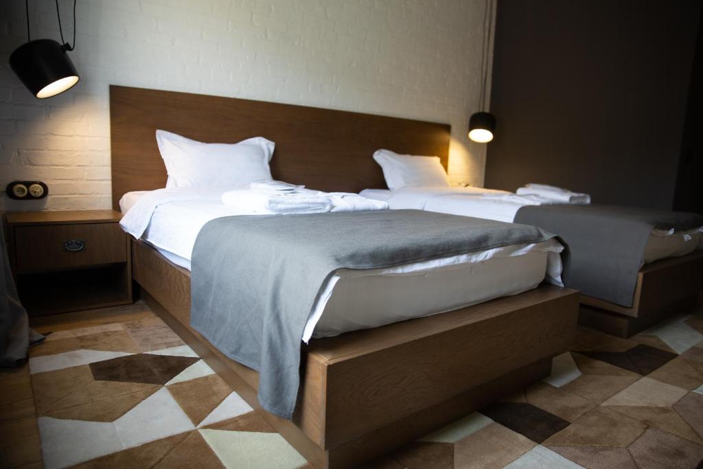 Eleven Hotel and Hall photo