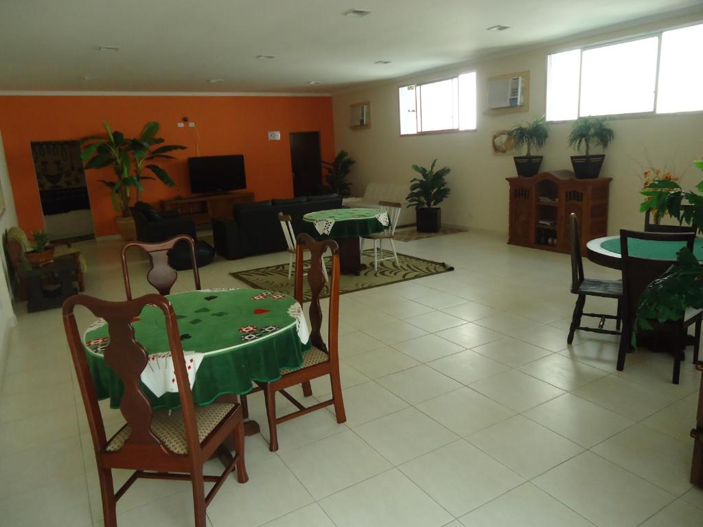 Shared lounge/TV area