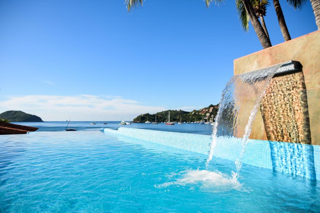 Arena Suites — Hotel in Zihuatanejo