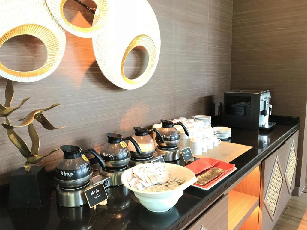 อาหารและเครื่องดื่ม