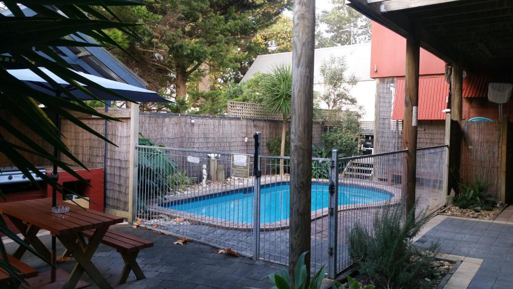 Swimming pool