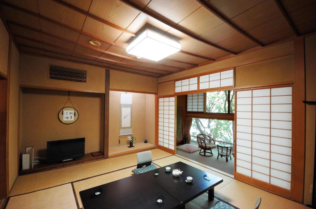 Momoyama photo