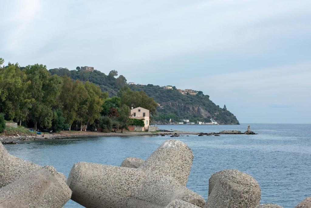 Manzoni Elements photo