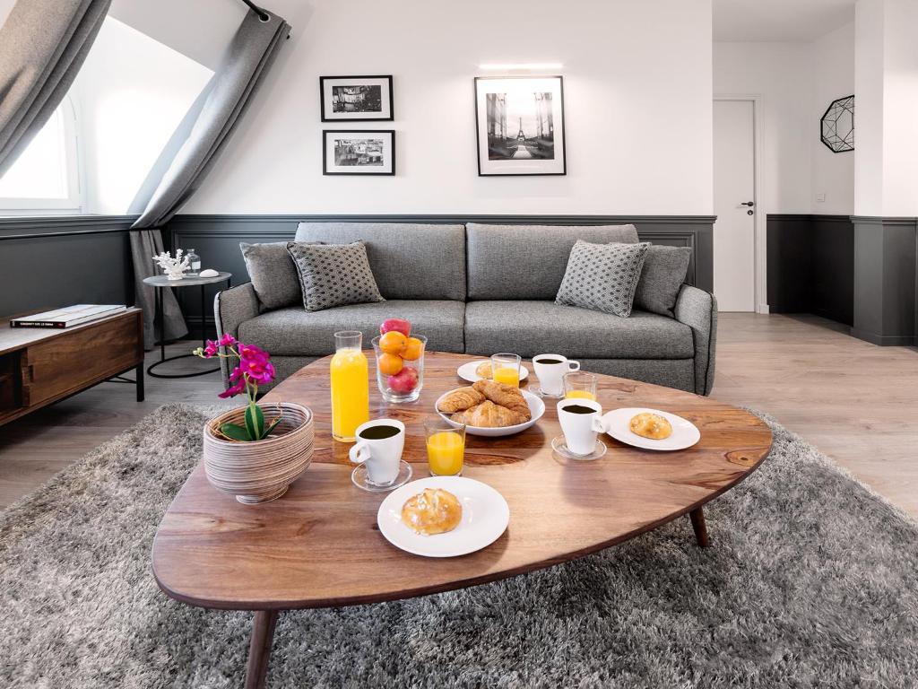 LivinParis - Luxury 2 & AC 3 Bedrooms Le Louvre photo