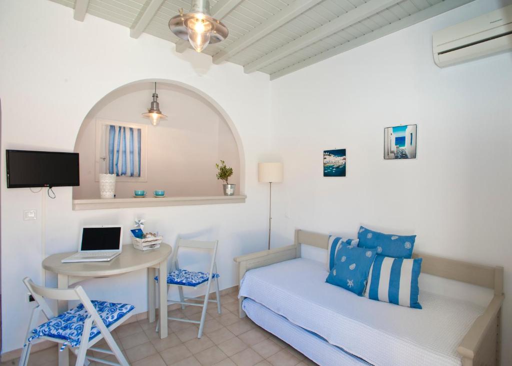 Gryparis' Club Apartments photo