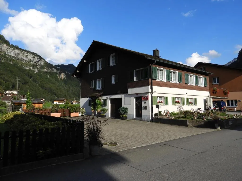 Bnbetschart，位于穆奥塔塔尔的酒店