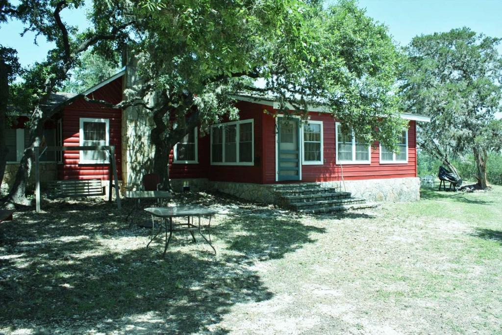 Holiday Apartments in Bandera, TX price from 8 of Hotels