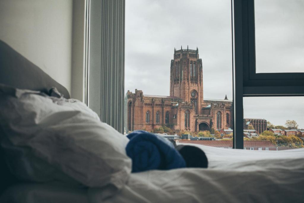 Penthouse In Liverpool City Centre - Free Parking - Balcony - by Happy Days photo