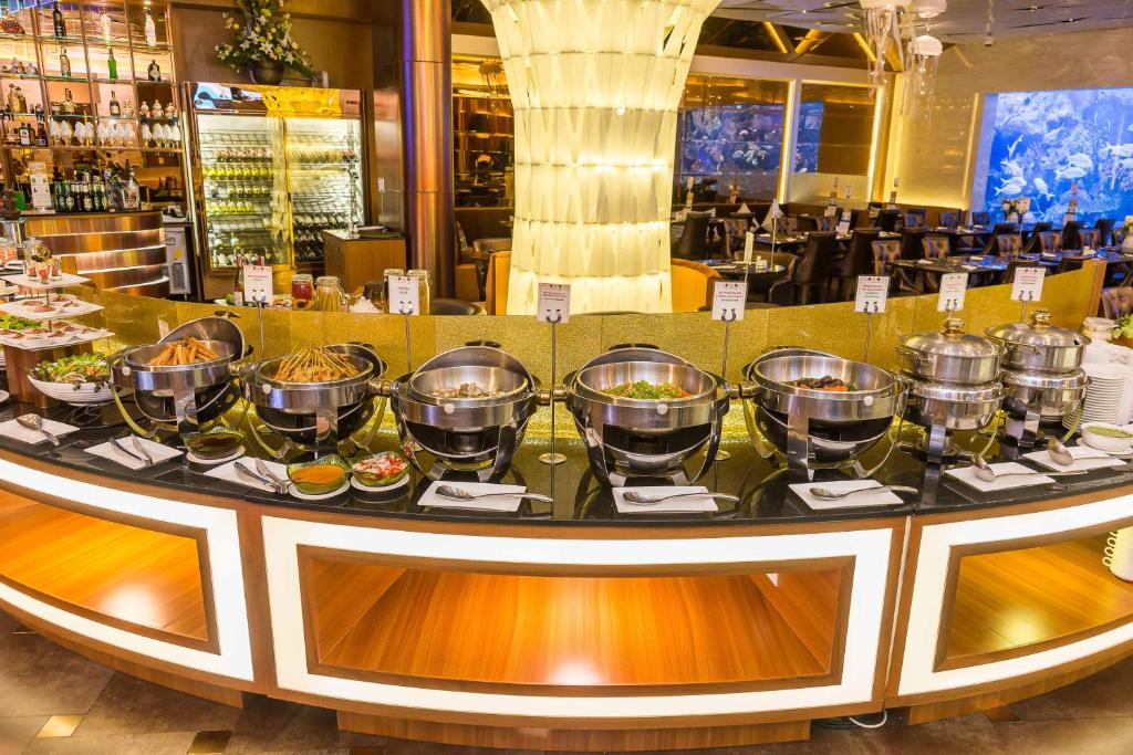 Hotel Dining