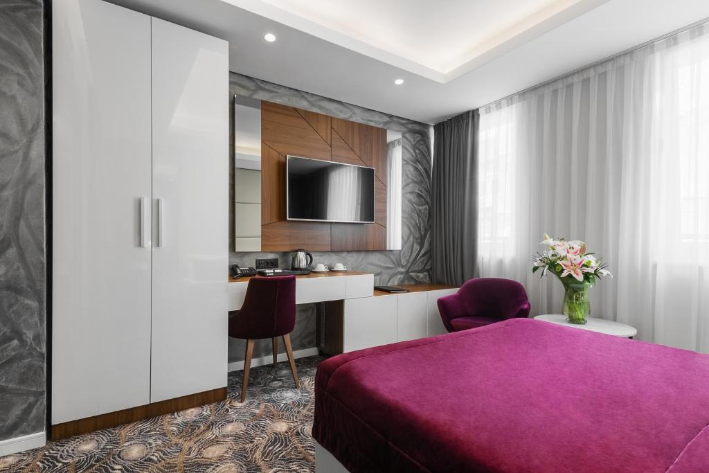 Sky Hotel photo