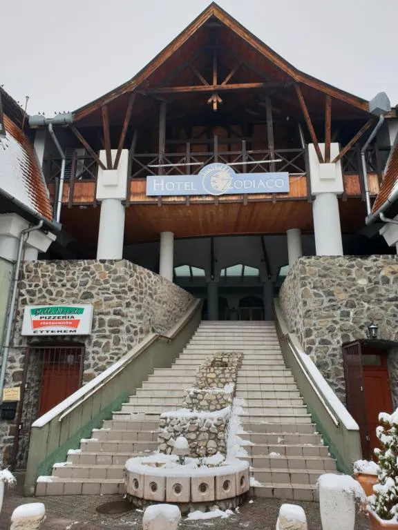 Hotel Zodiaco, hotel in Szekszárd