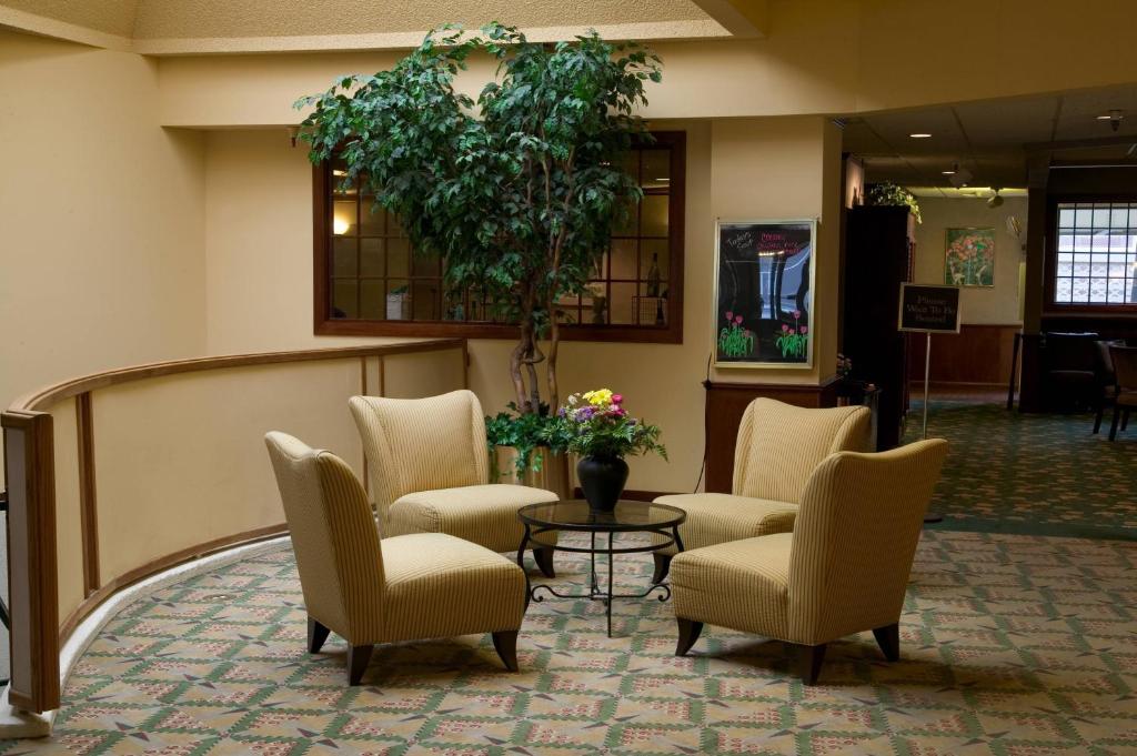Red Lion Hotel Yakima Center photo