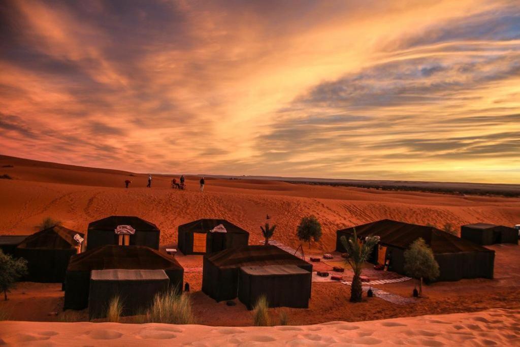 Camp Sahara Holidays — Hotel in Mhamid