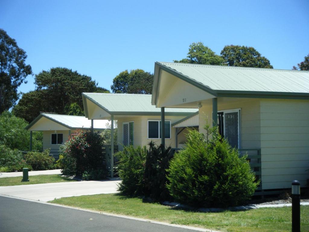 PepperTree Cabins, Kingaroy photo