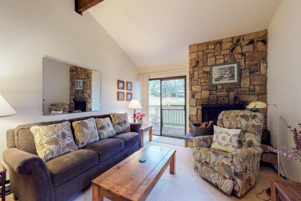 Golf Course Condo (Oaks #4) photo