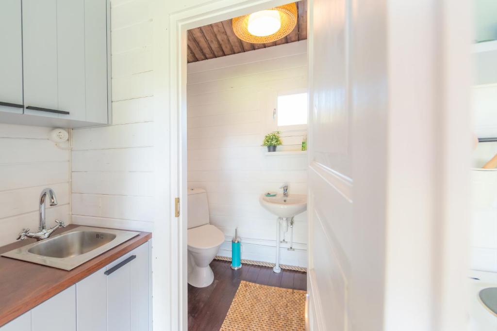 Cozy Summerhouse in Nasva photo