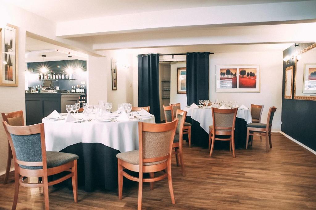 Restaurant, Wycliffe Hotel in Manchester