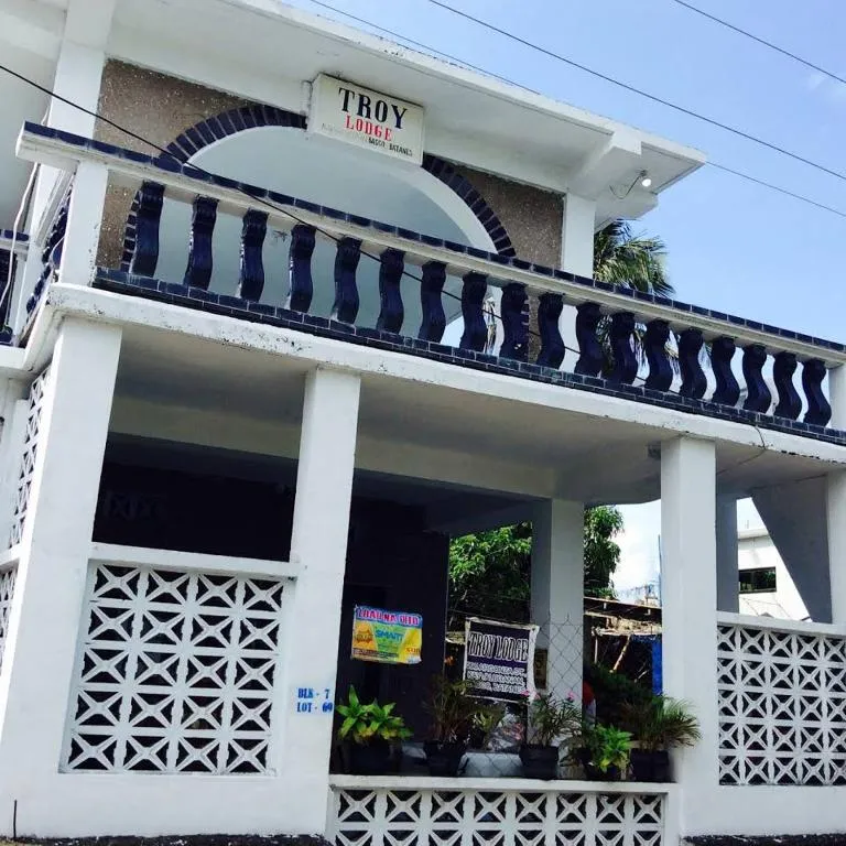 Troy Lodge, hotel in Basco