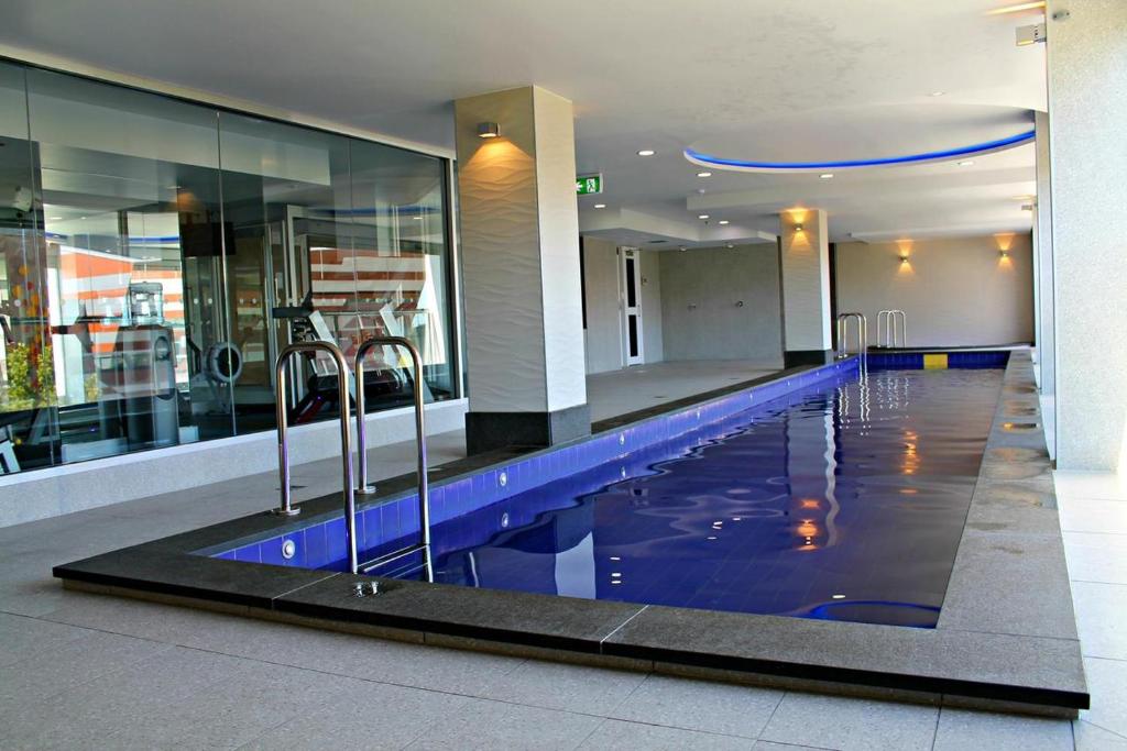 CBD Executive APT photo