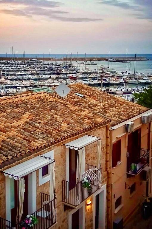 Exclusive Marina Apartment — Hotel in Castellammare del Golfo