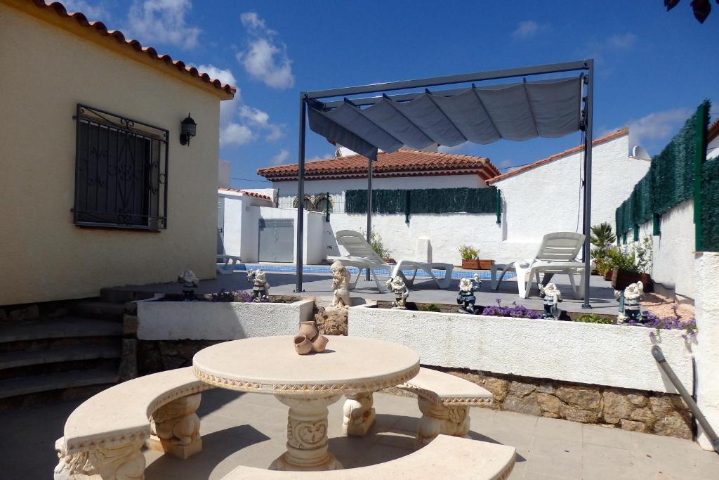 MEDDAYS VILLA AMPARO - 4
