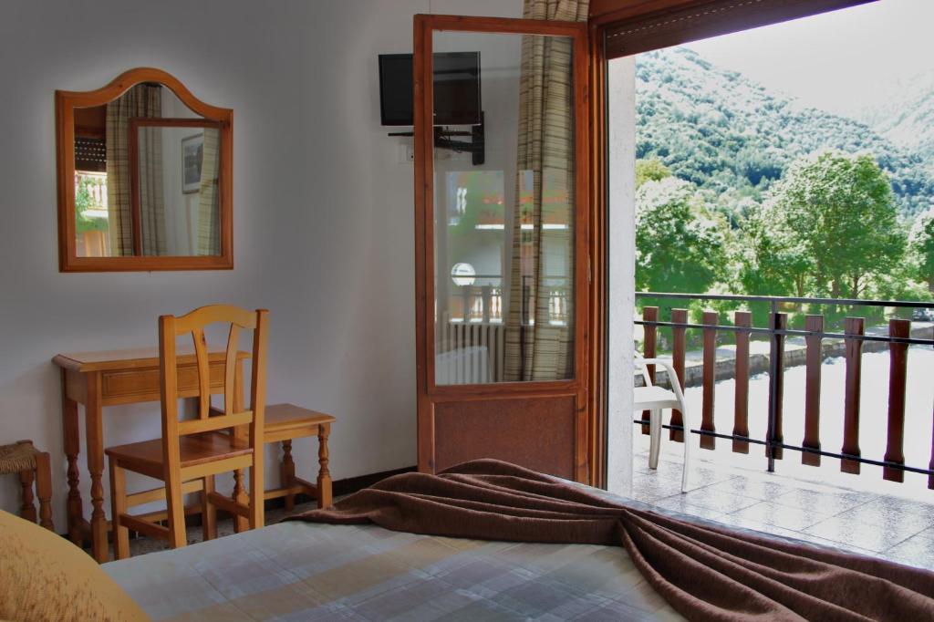 Hotel Garona photo