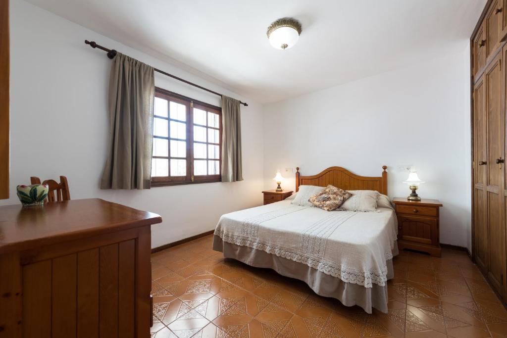 2BR Beach House - Solarium & Shower Terrace - 13 - 5