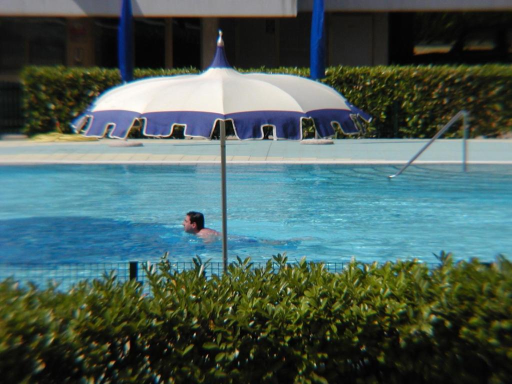 Appartamenti Valbella con piscina photo