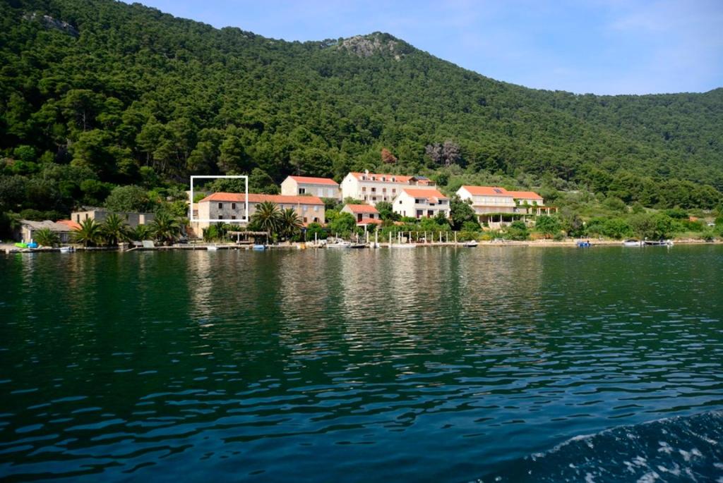 Apartmani Soline — Hotel in Mljet