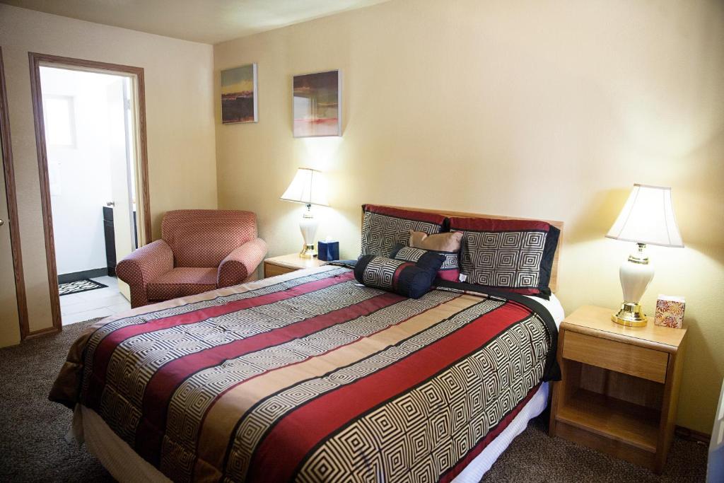 Rodeway Inn & Suites Bend Photo 32