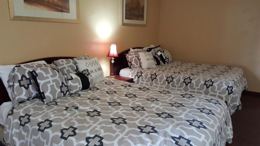 Rodeway Inn & Suites Bend Photo 33