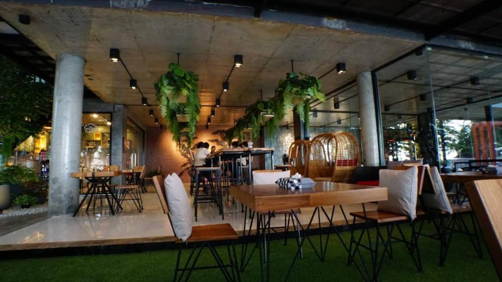 Pub/Lounge
