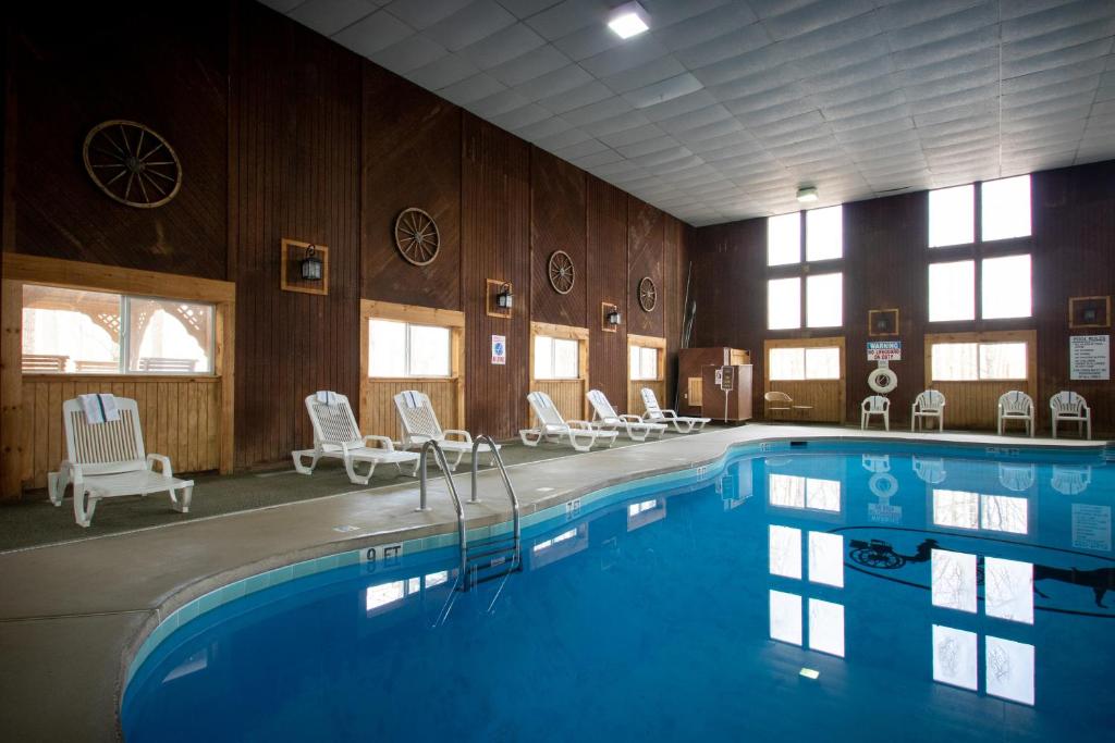 Carriage House Country Club photo