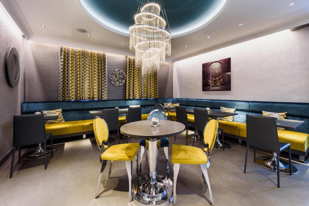 RQ Boutique &amp; Unique Hotel — Hotel in Gyor