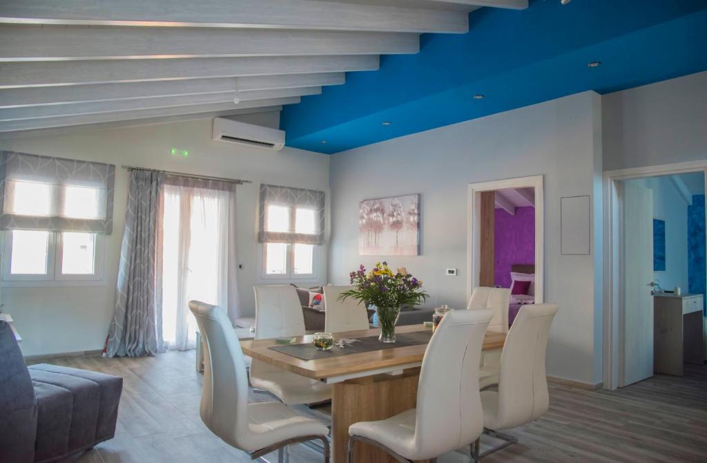 Facilities, Leonidas House in Parga