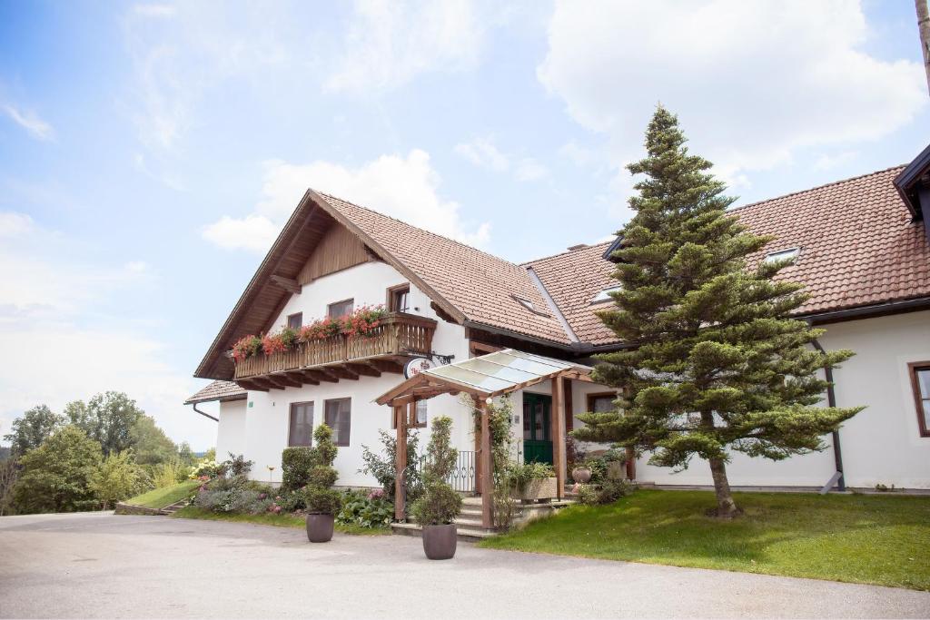 Landhof Lazarus — Hotel in Fluttendorf