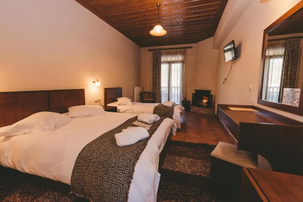 Thea Mainalou, hotel v destinaci Vitina
