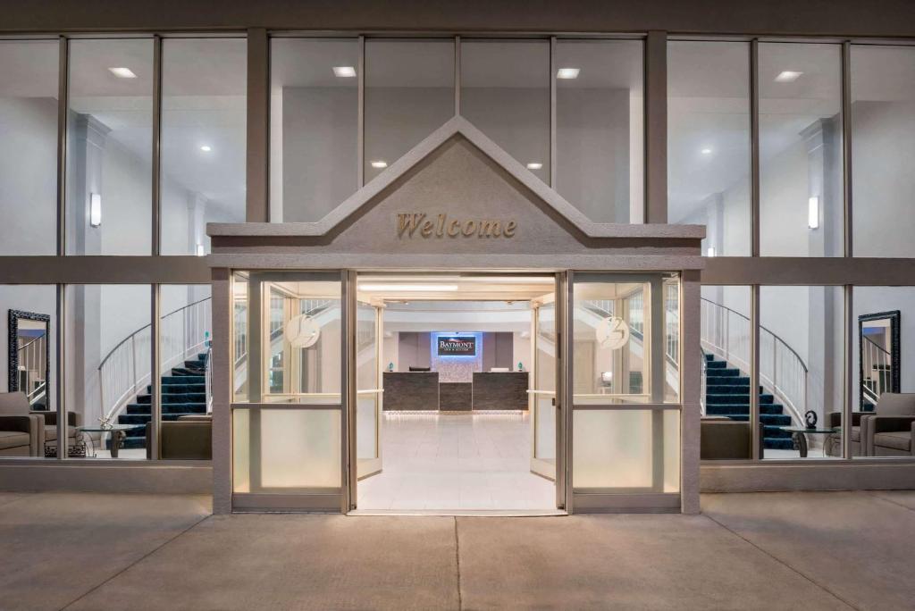 Baymont by Wyndham Des Moines North photo