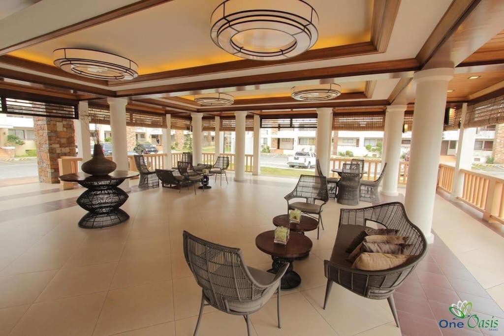 Alles in One Oasis Condo beside SM Mall