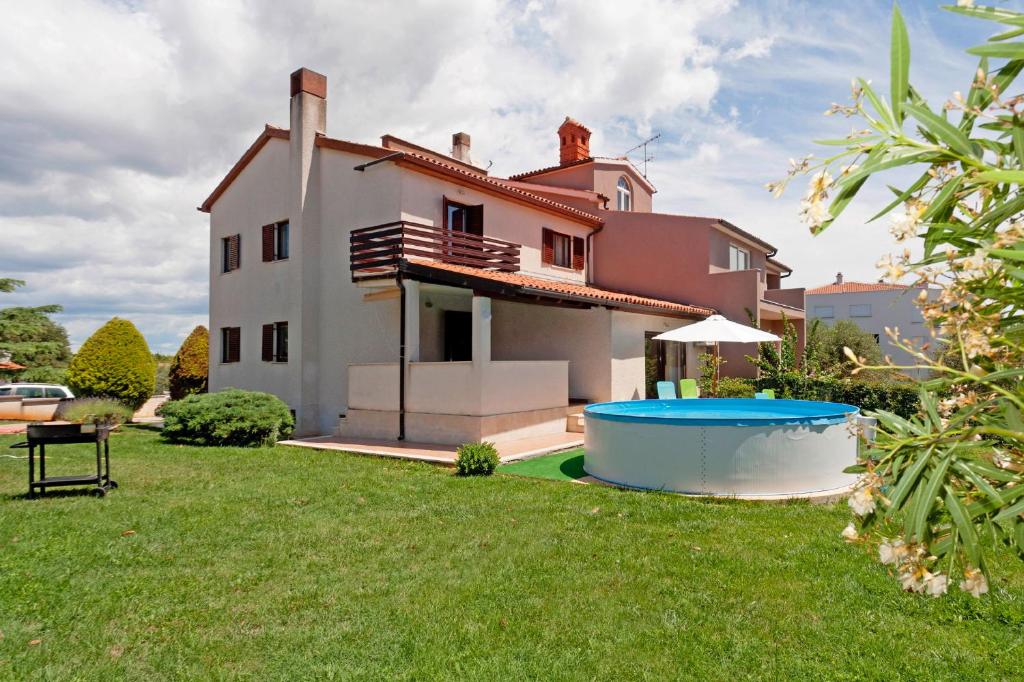 Nada in Vinkuran (Haus für 8 Personen), Pula