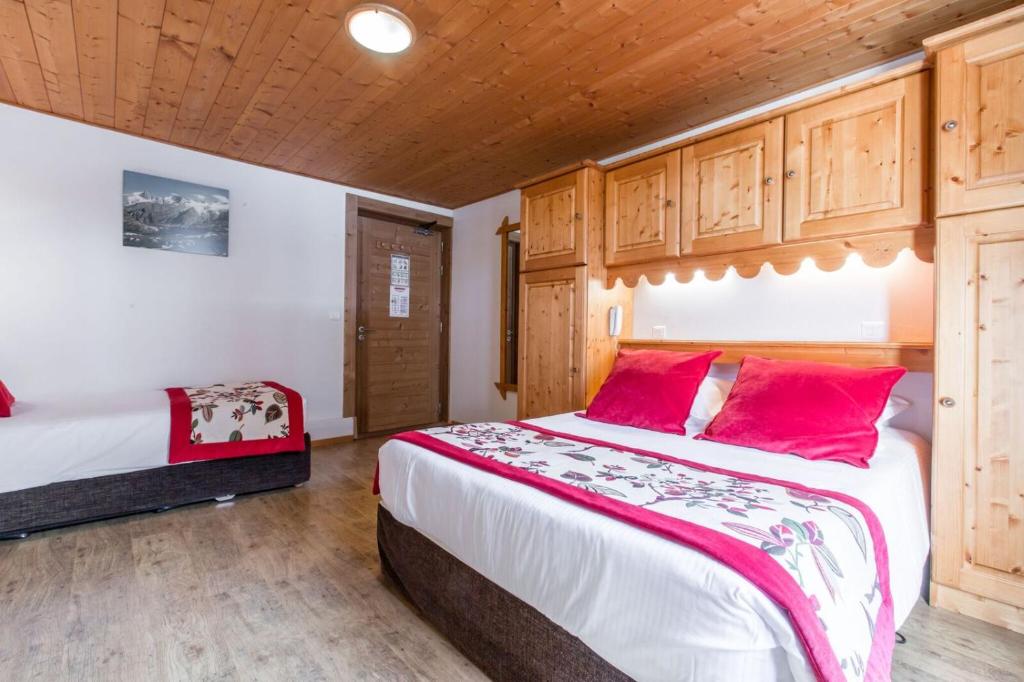 Triple Room, Hotel Les Bruyeres in Morzine
