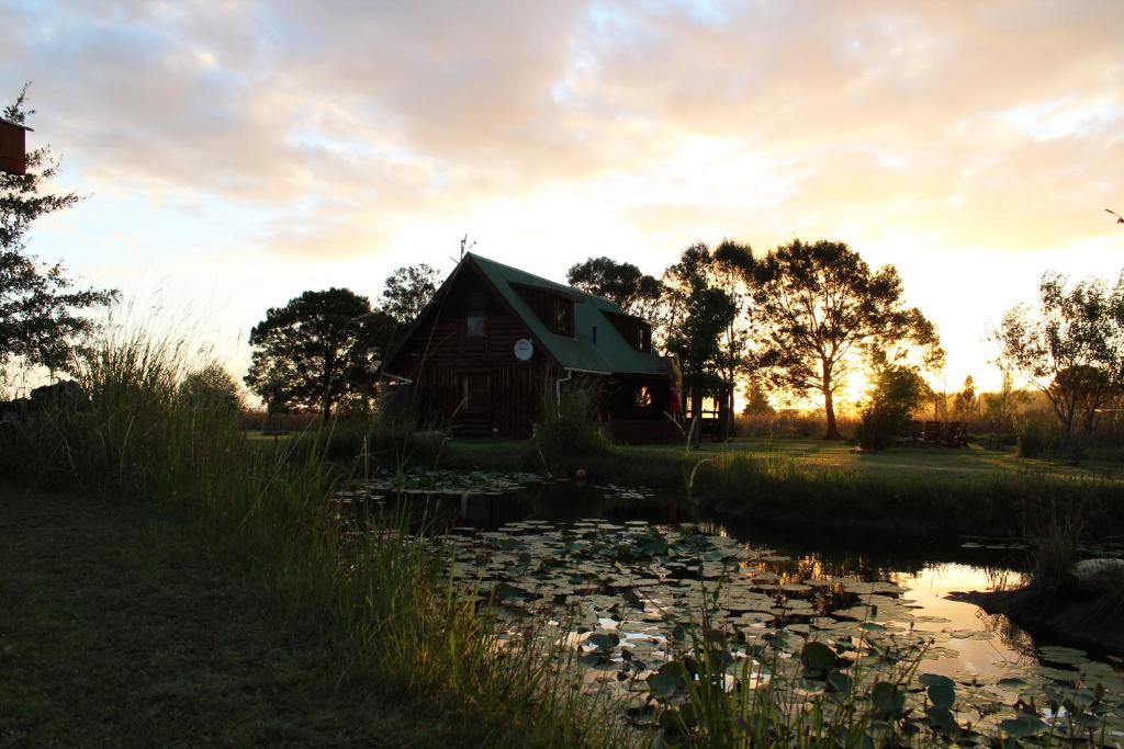 A Log Home at Buffalo Creek — Hotel in Swellendam