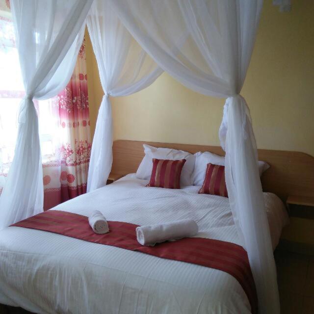 Dreamsworld Guest House — Hotel in Naivasha