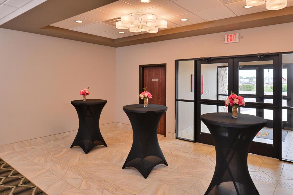 Cottonwood Inn and Conference Center photo