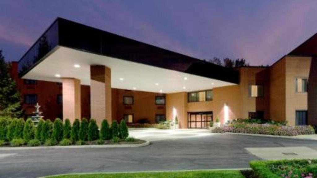 Wingate by Wyndham Mentor OH photo