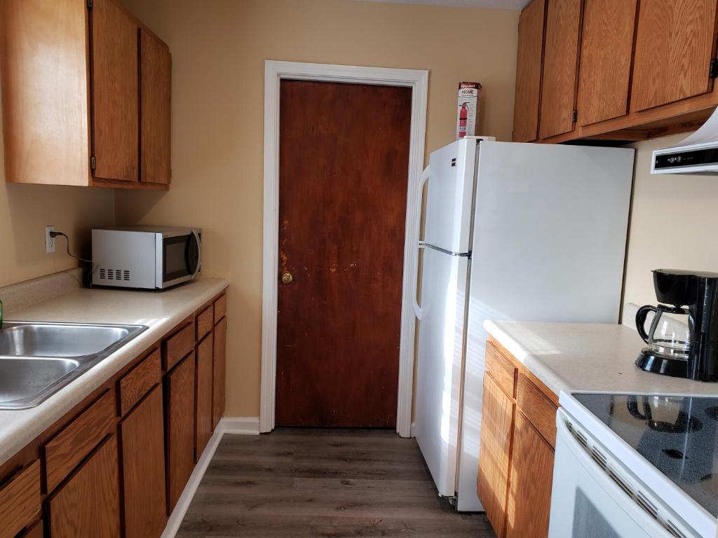 Cozy and Spacious-4 Bedrooms Townhouse photo