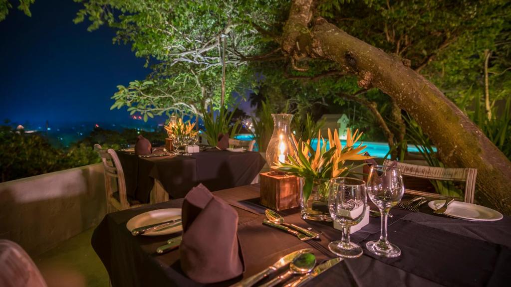 Garden, The Lady Hill Hotel in Galle