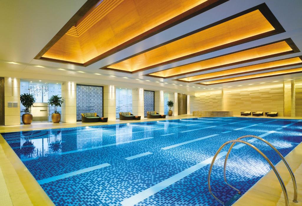 シャングリラ ニンポー (Shangri-La Ningbo) スイミングプール